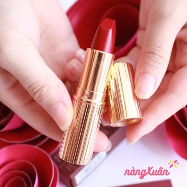 Review những thỏi son Đỏ  dòng Matte Revolution “quyến rũ” nhất nhà Charlotte Tilbury