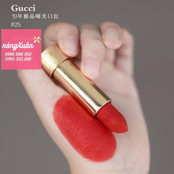 Swatch chất son gucci 25 Goldie Red