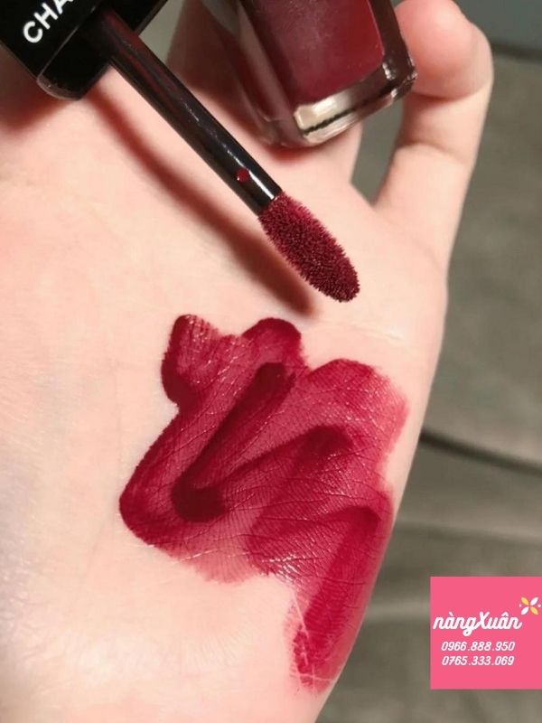 CHANEL 74 Rouge Allure Laque