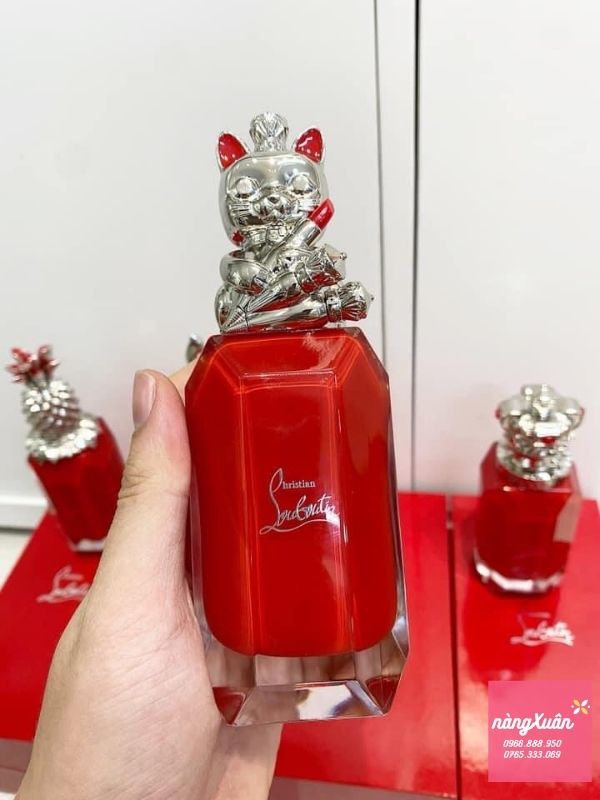 Nước hoa Louboutin hình mèo may mắn