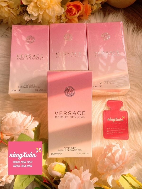 Gel tắm nước hoa Versace Bright Cystal 