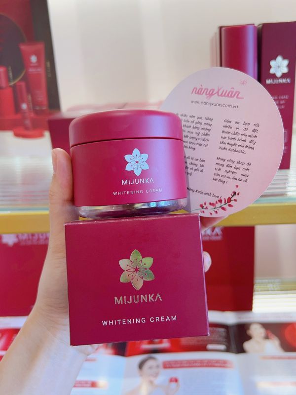 Kem dưỡng trắng da Mijunka Whitening Cream Nhật