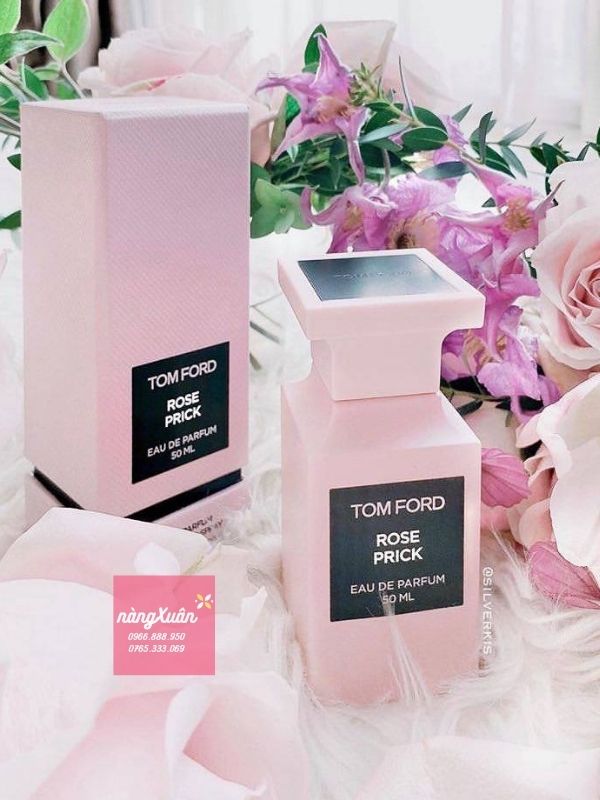 Nước hoa TOM FORD màu hồng phấn nhạt