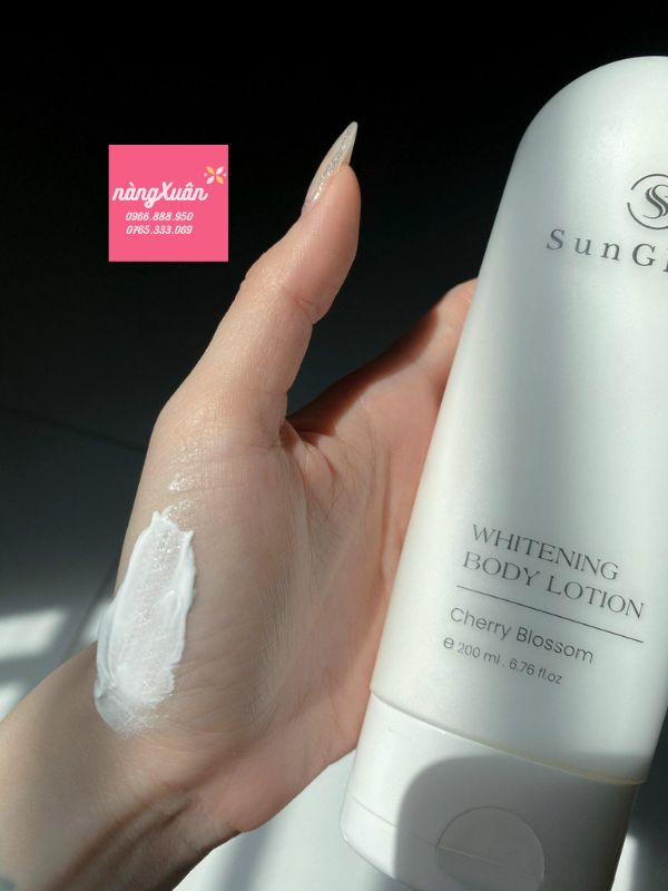 Sữa Dưỡng Trắng Da SunGlow Whitening Body Lotion