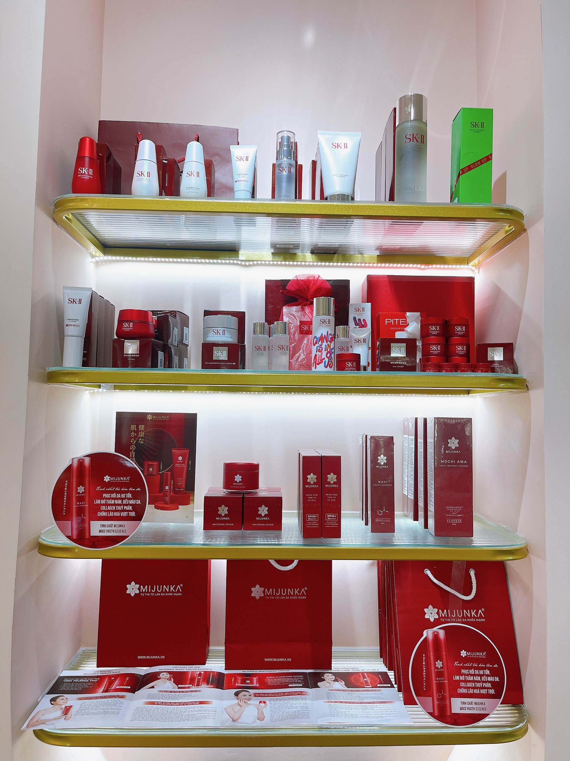 Các sản phẩm nhà SK II và Mijunka